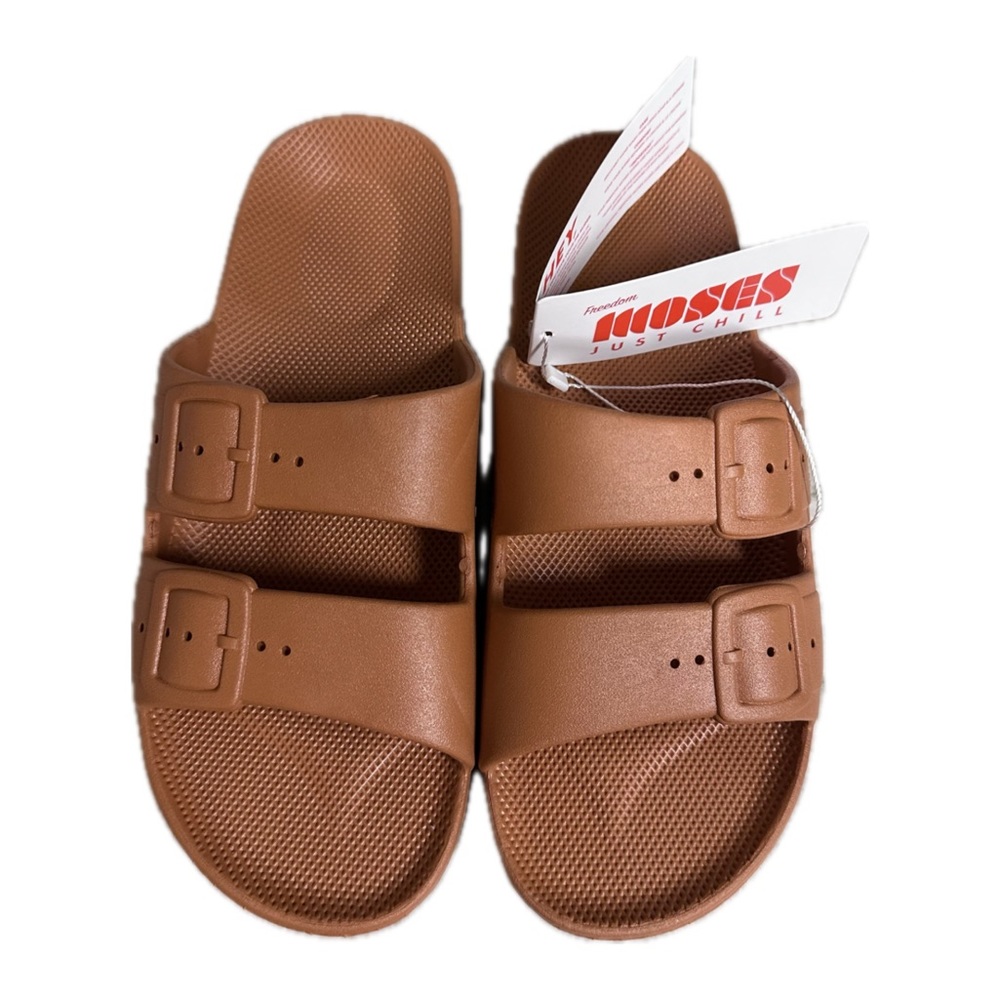 BNWT  Moses Freedom slides - Toffee